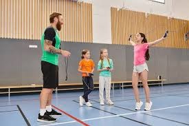 勇士浪费一个名额给斯潘塞？