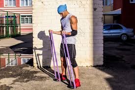 官方：30岁纽卡中场艾萨克-海登自由身离队